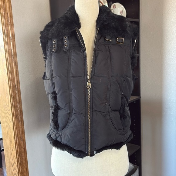 Guess Jackets & Blazers - Guess Women’s Size L Faux Fur Cropped Moto Vest